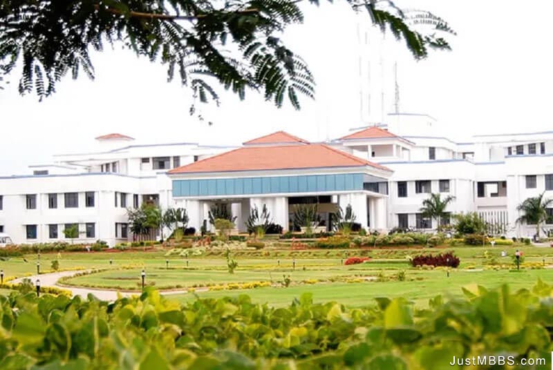 P E S Institute Of Medical Sciences and Research