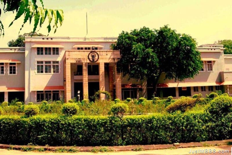 Gajra Raja Medical College (GRMC)