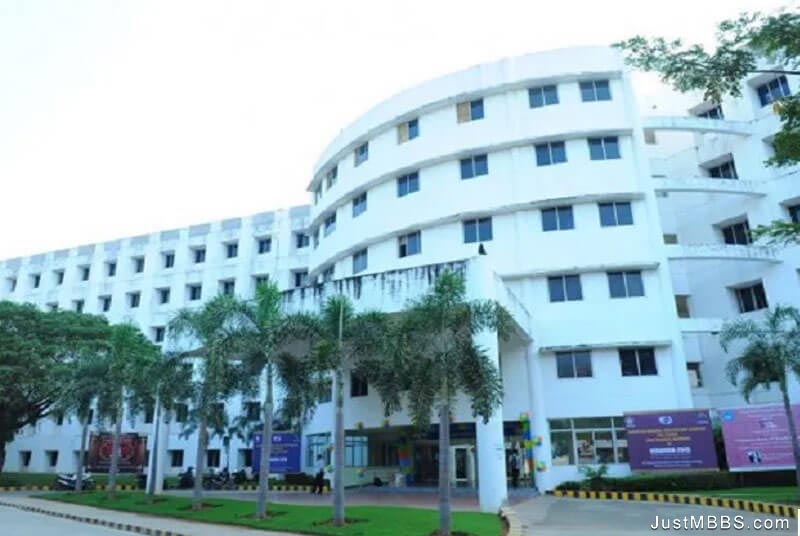 Saveetha Medical College and Hospital