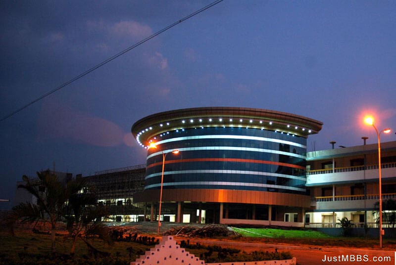 Vinayaka Missions Kirupananda Variyar Medical College